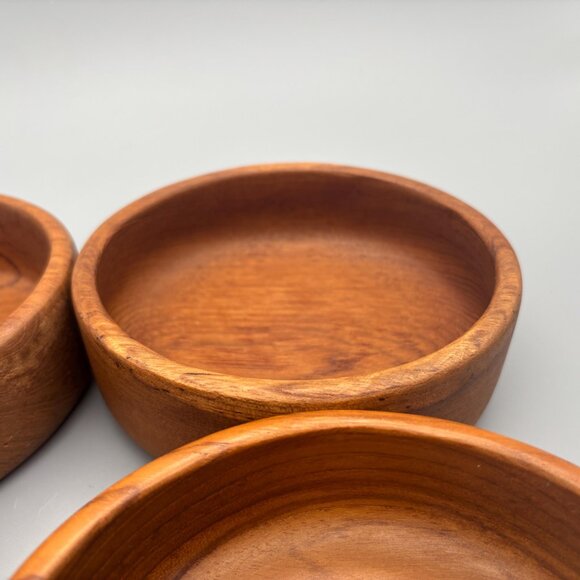 Vintage Teak Wood Salad Bowls Thailand Set of 4 Mid Century Serving Bowls - Picture 6 of 10